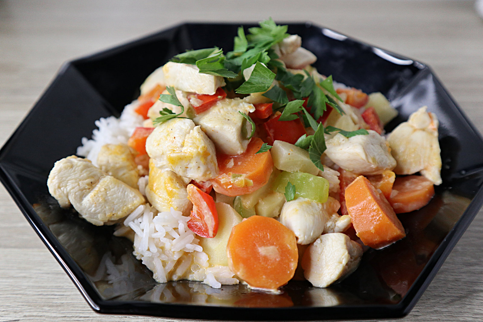 Hähnchen-Gemüse-Pfanne mit Basmati-Reis