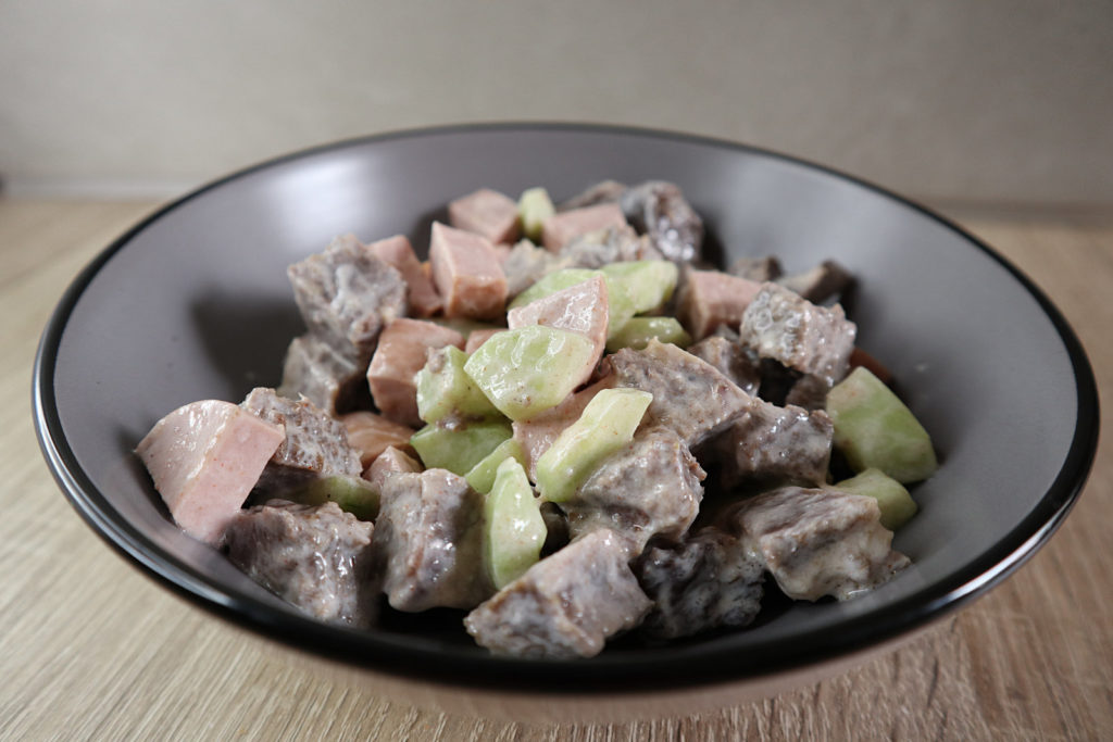 Dieser leckere Fleischsalat ist fructosearm und laktosefrei. Er eignet sich prima zur Resteverwertung von Suppenfleisch.